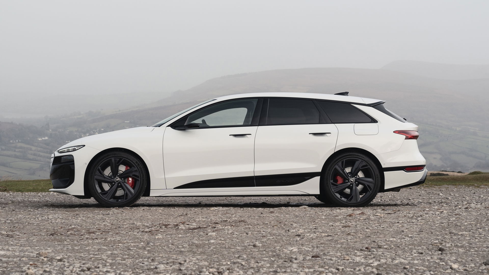 Audi S6 Avant E-Tron - side, static