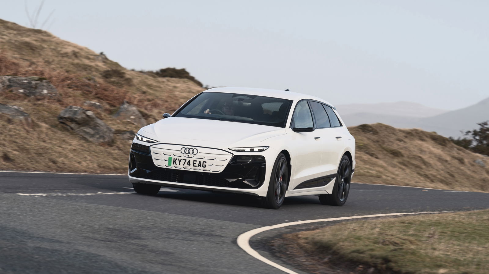 Audi S6 Avant E-Tron - front, driving