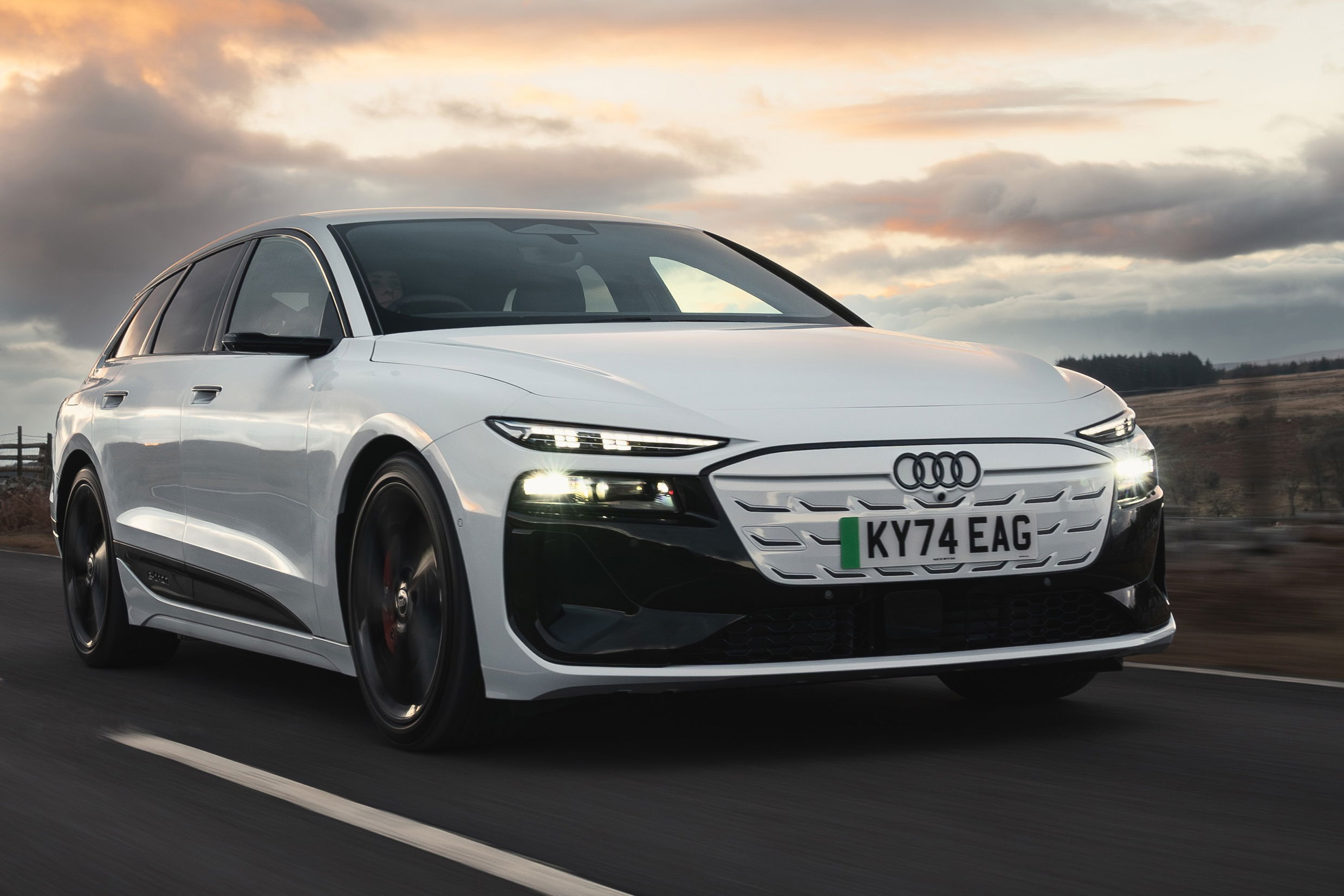 Audi S6 Avant E-Tron - front, driving