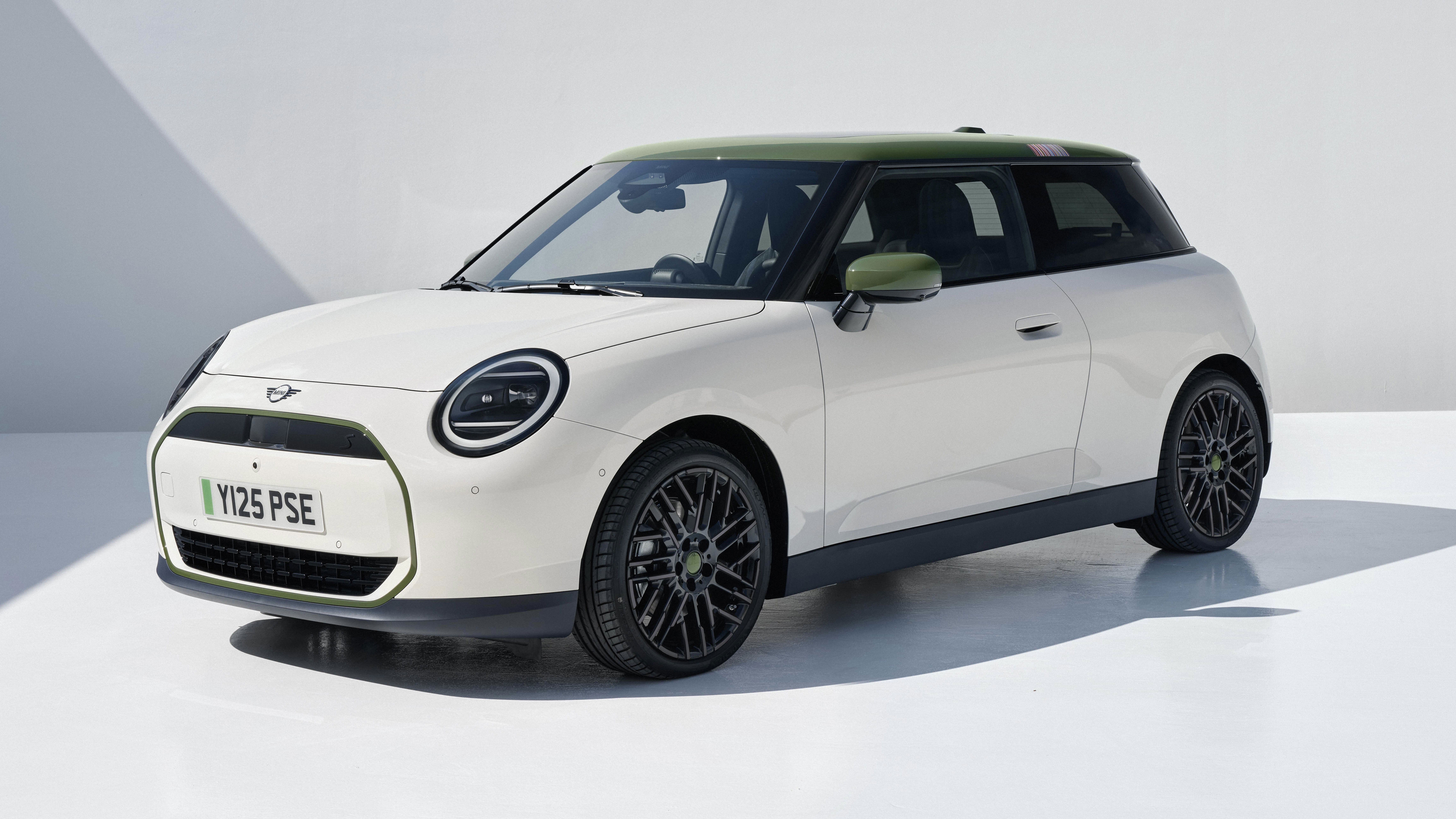 Mini Cooper Electric Paul Smith Edition - front