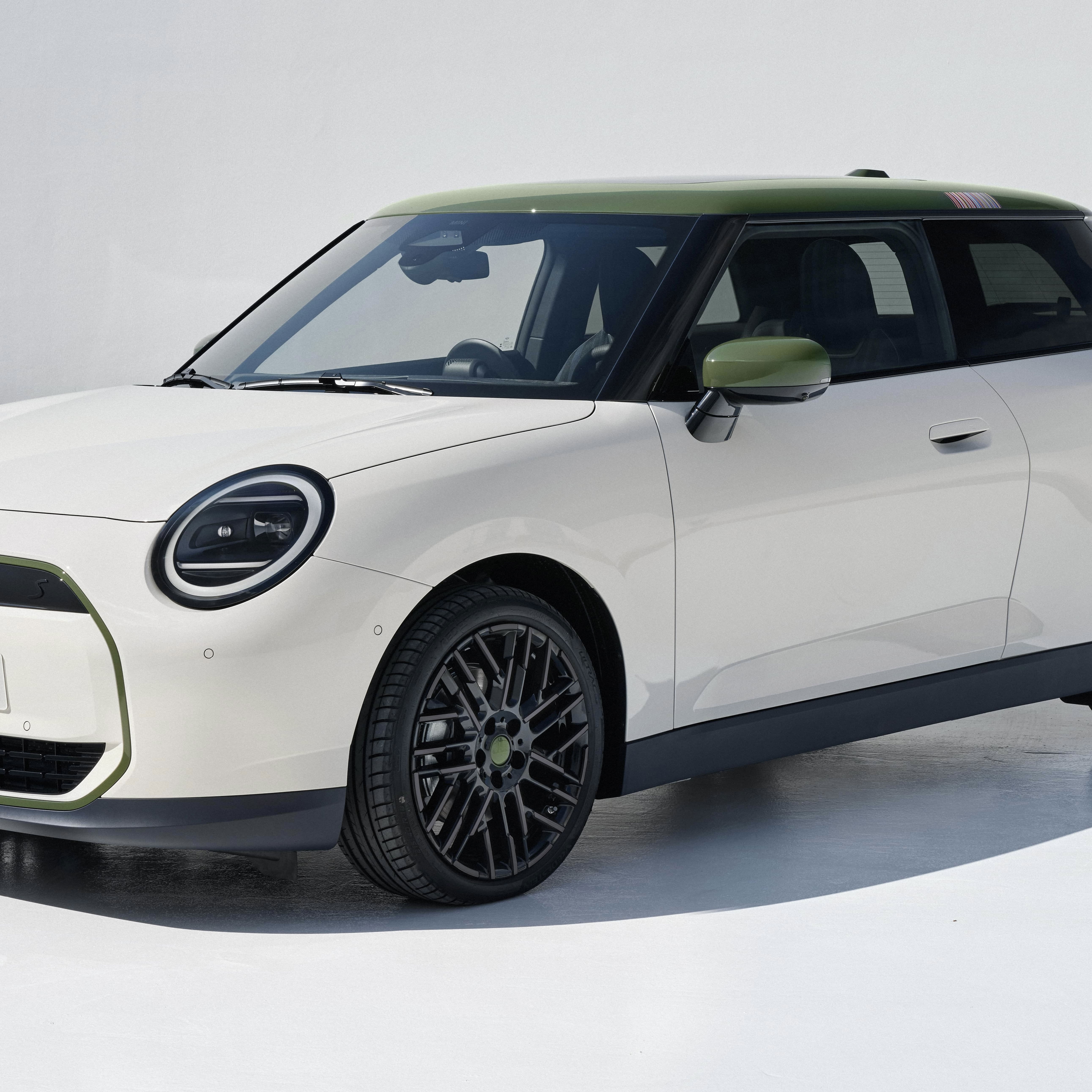 Mini Cooper Electric Paul Smith Edition - front