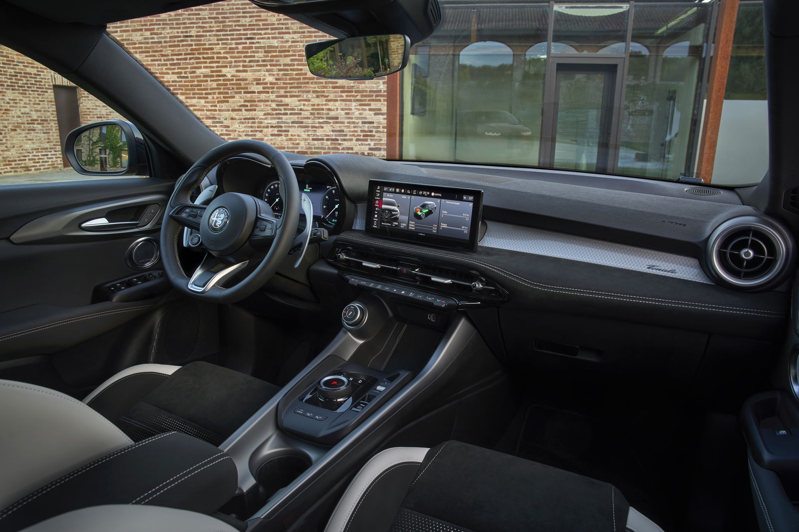 Alfa Romeo Tonale - interior