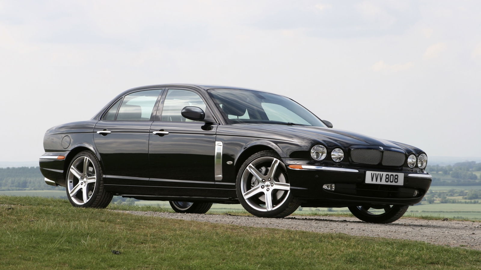 Jaguar XJR (X350)
