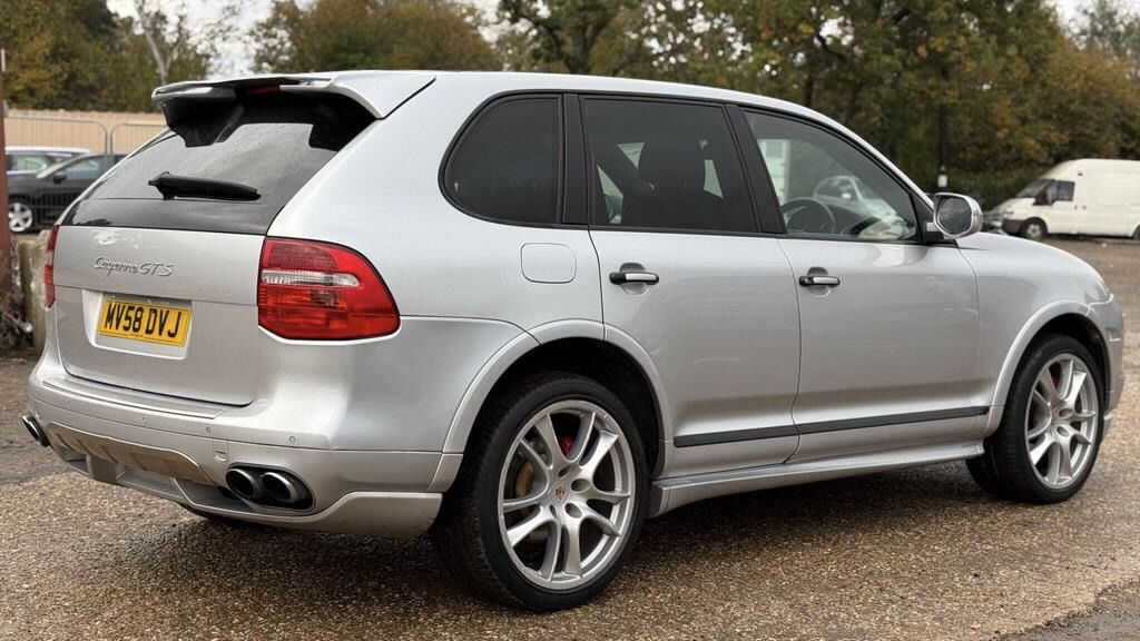 Porsche Cayenne GTS - rear