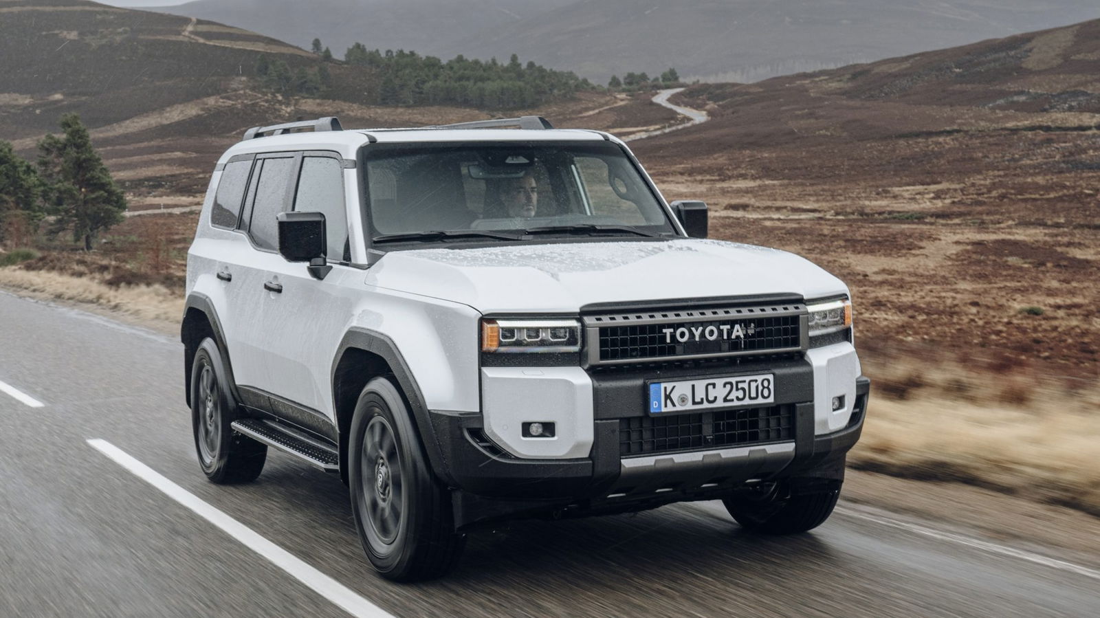 Toyota Land Cruiser - front