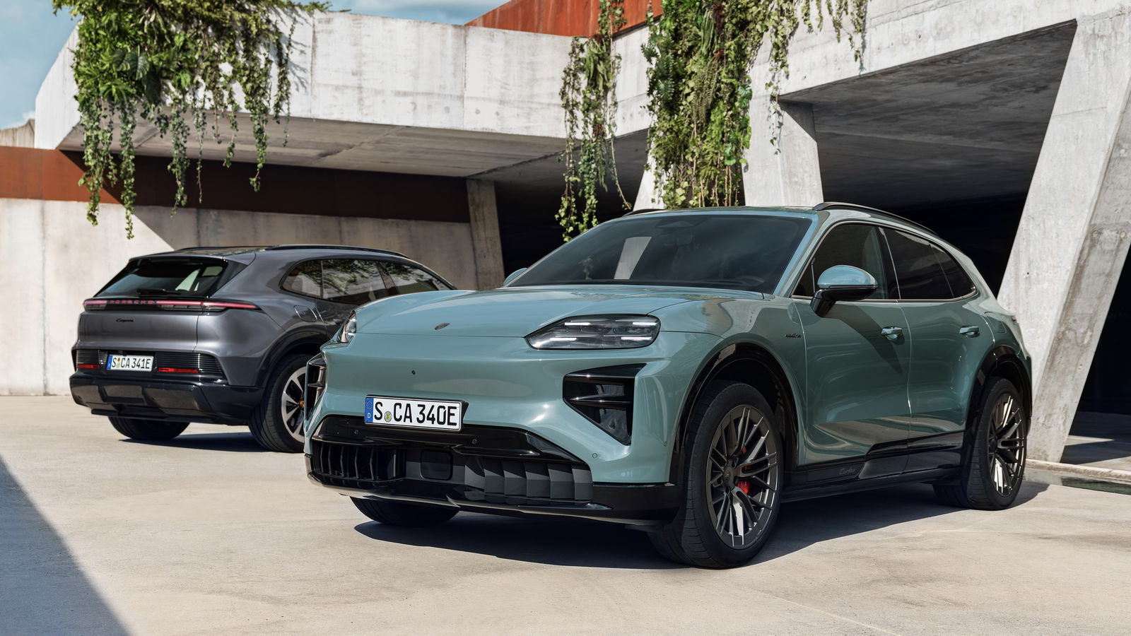 Porsche Cayenne EV - front and rear