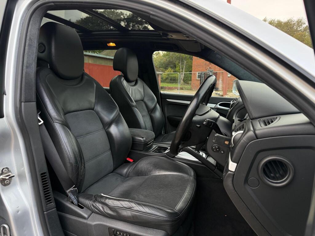Porsche Cayenne GTS - interior