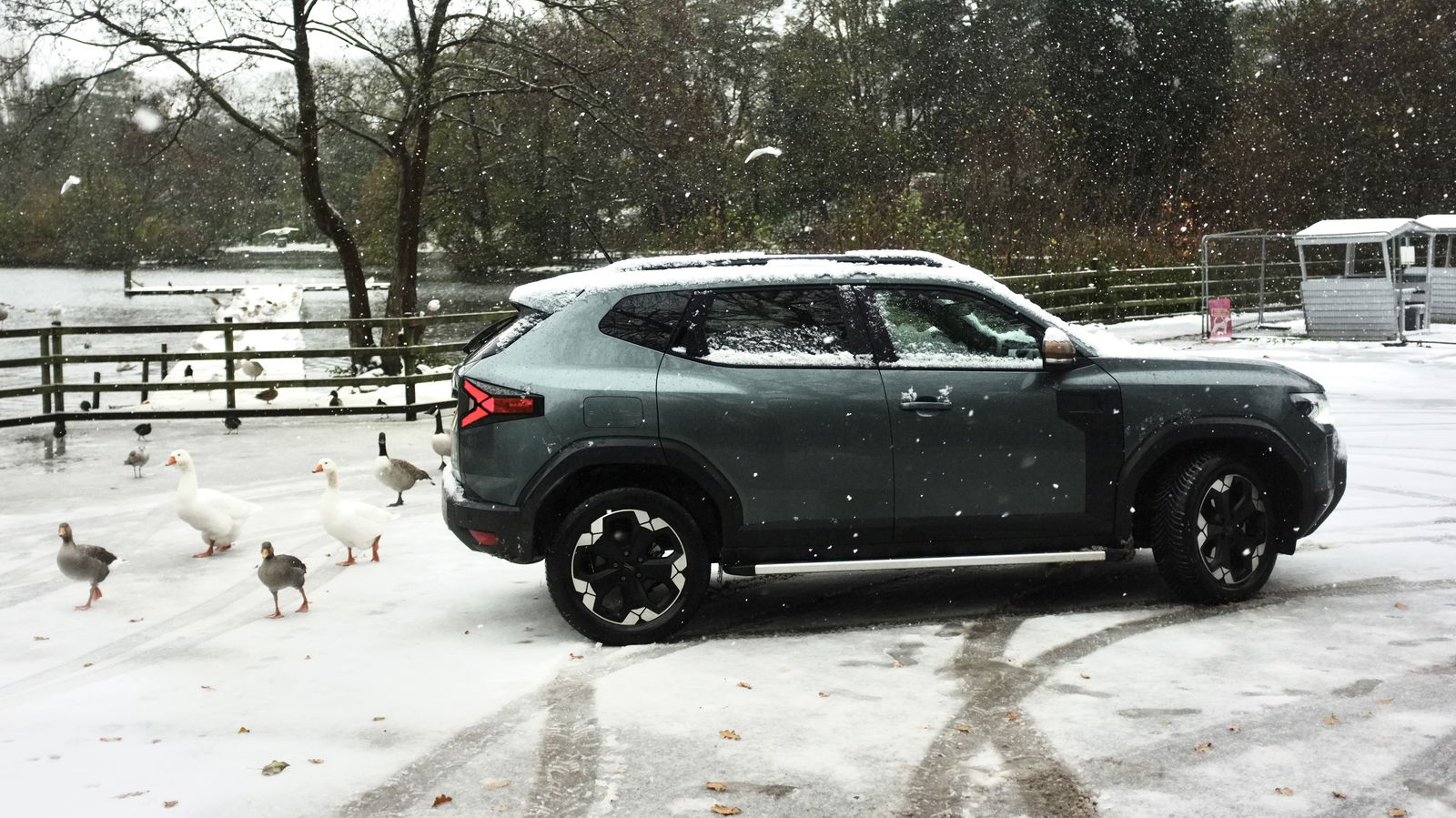 Dacia Duster 4x4 - side