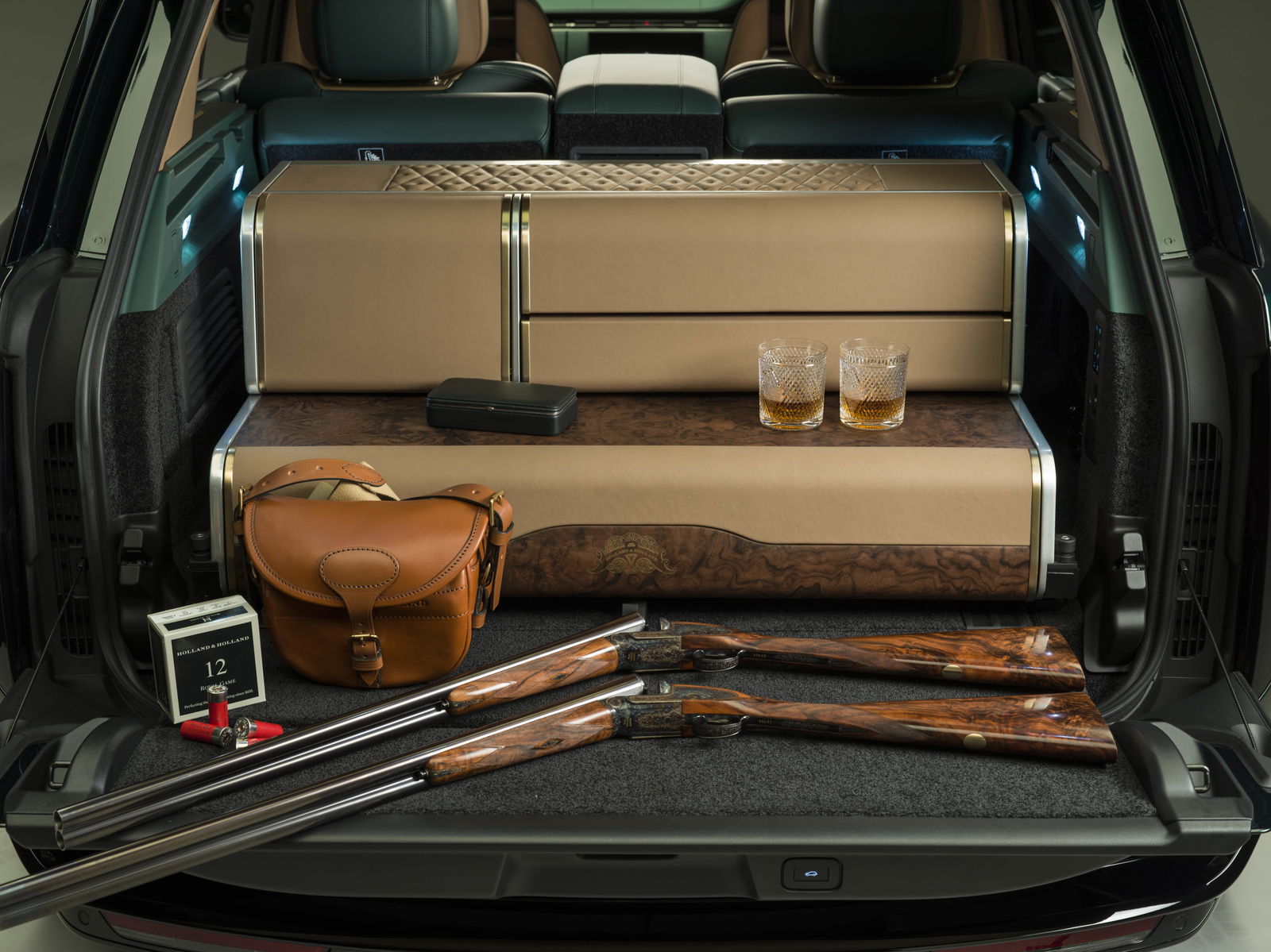 Range Rover Holland & Holland Edition by Overfinch - boot