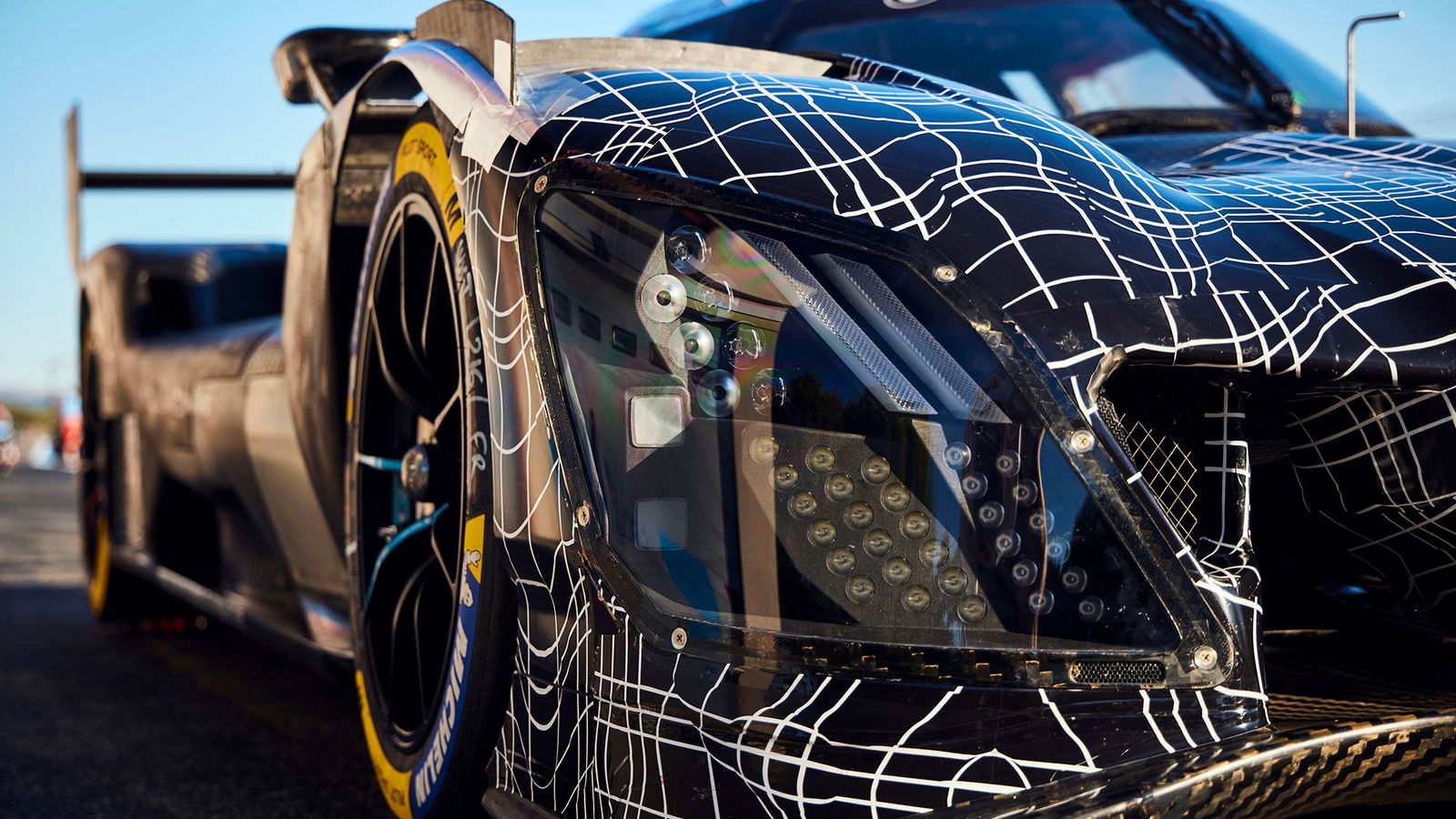 2026 BMW M Hybrid V8, headlight