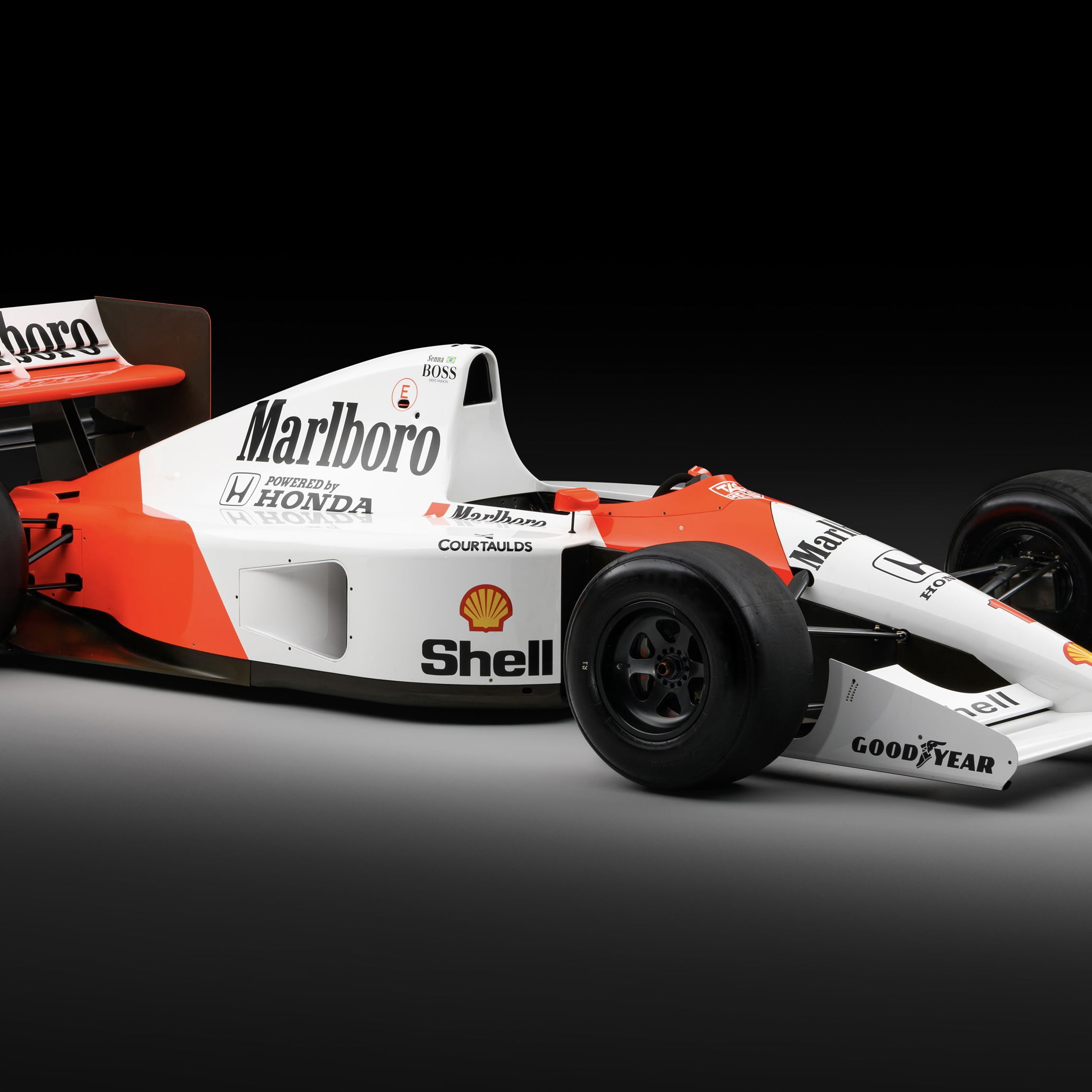 McLaren MP4/6 - front