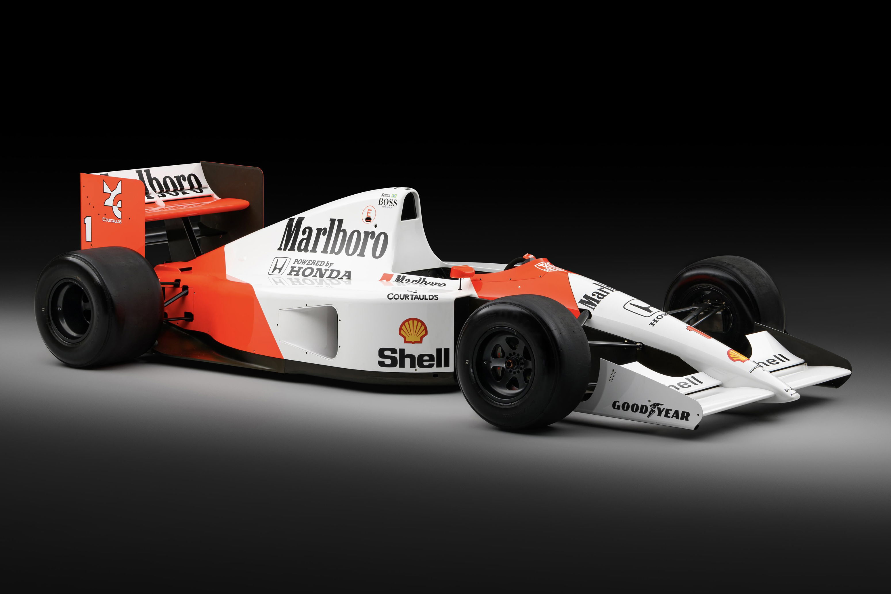 McLaren MP4/6 - front