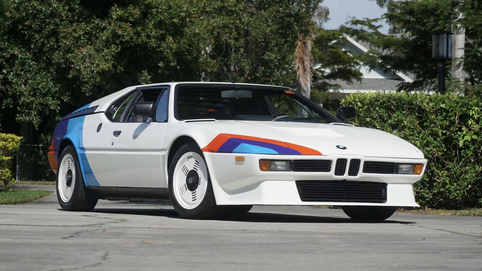 Ex-Niki Lauda BMW M1 - front