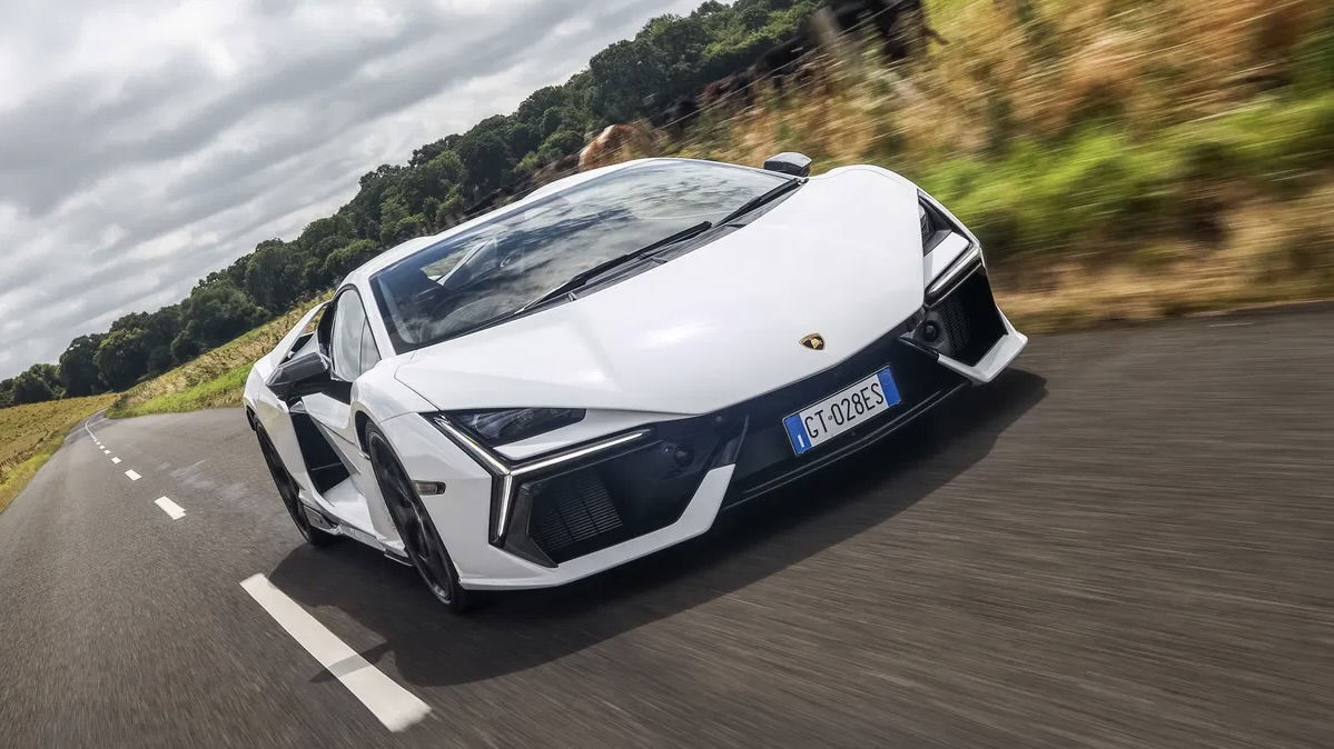 Lamborghini Revuelto