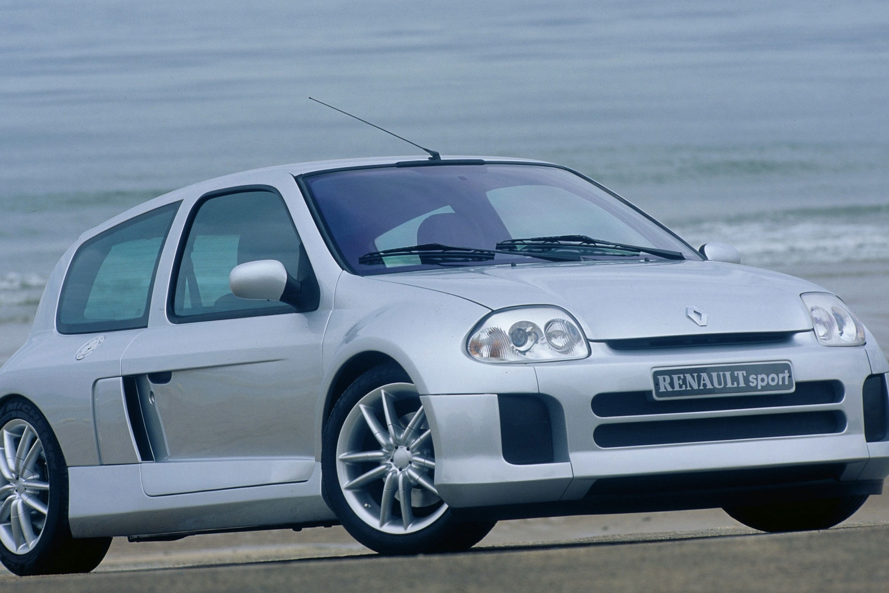 Renault Clio V6