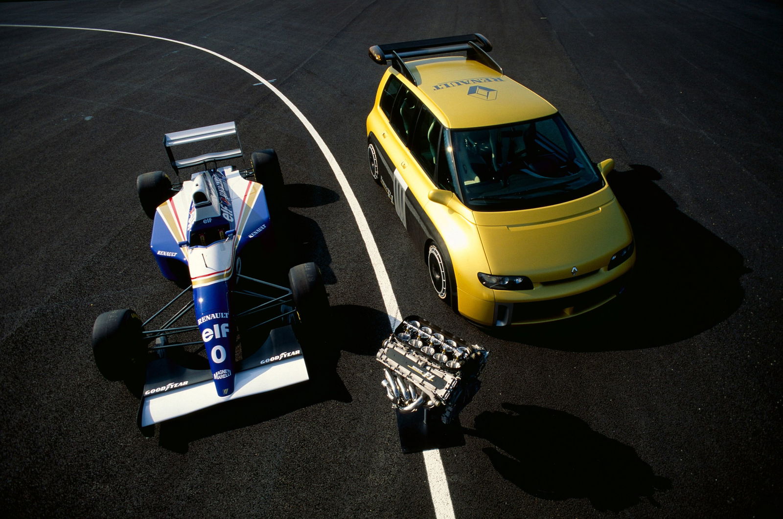 Renault Espace F1 with Williams F1 car