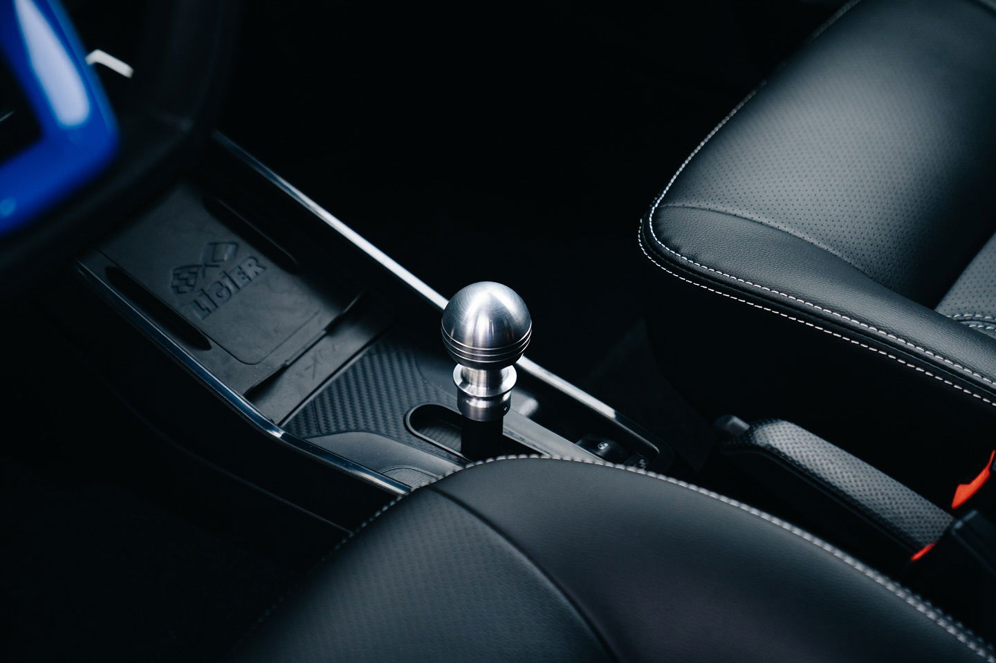 Well at least the gear lever is 'sporty'...