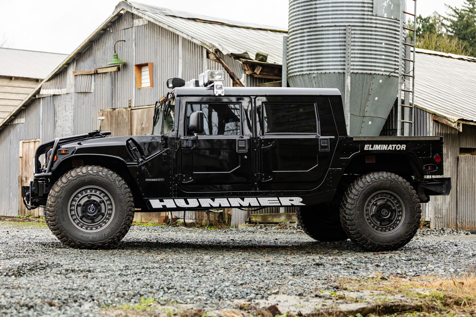 It's fair to assume that this Hummer has rarely been driven 'off-road'!