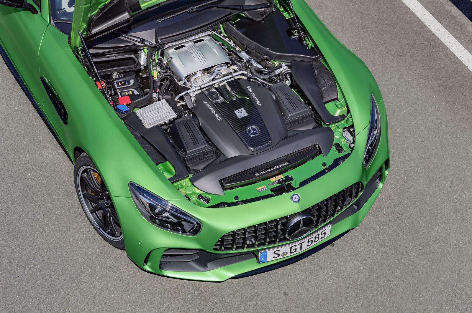 The Mercedes-AMG GT R Is A 577bhp 911 Hunter