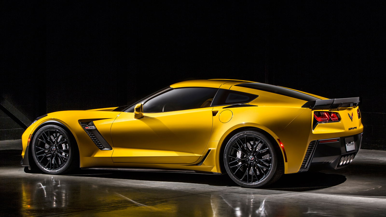 Why The Lack Of 'Murican Muscle Cars In The UK Makes Me Sad 