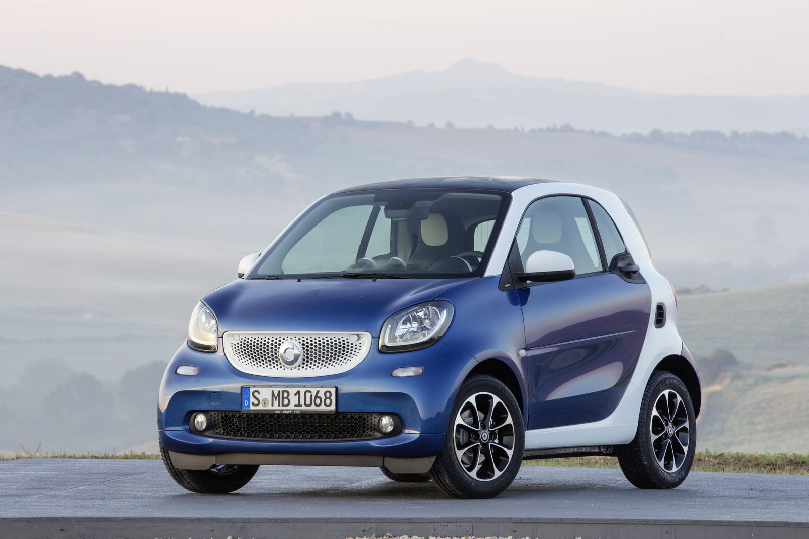 The New Smart ForTwo and ForFour Are Quirky Rear-Engined, Rear-Wheel Drive City Cars