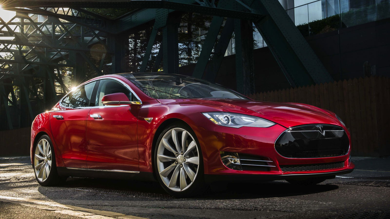 If You Can Hack A Tesla Model S, $10,000 Cash Will Be Yours