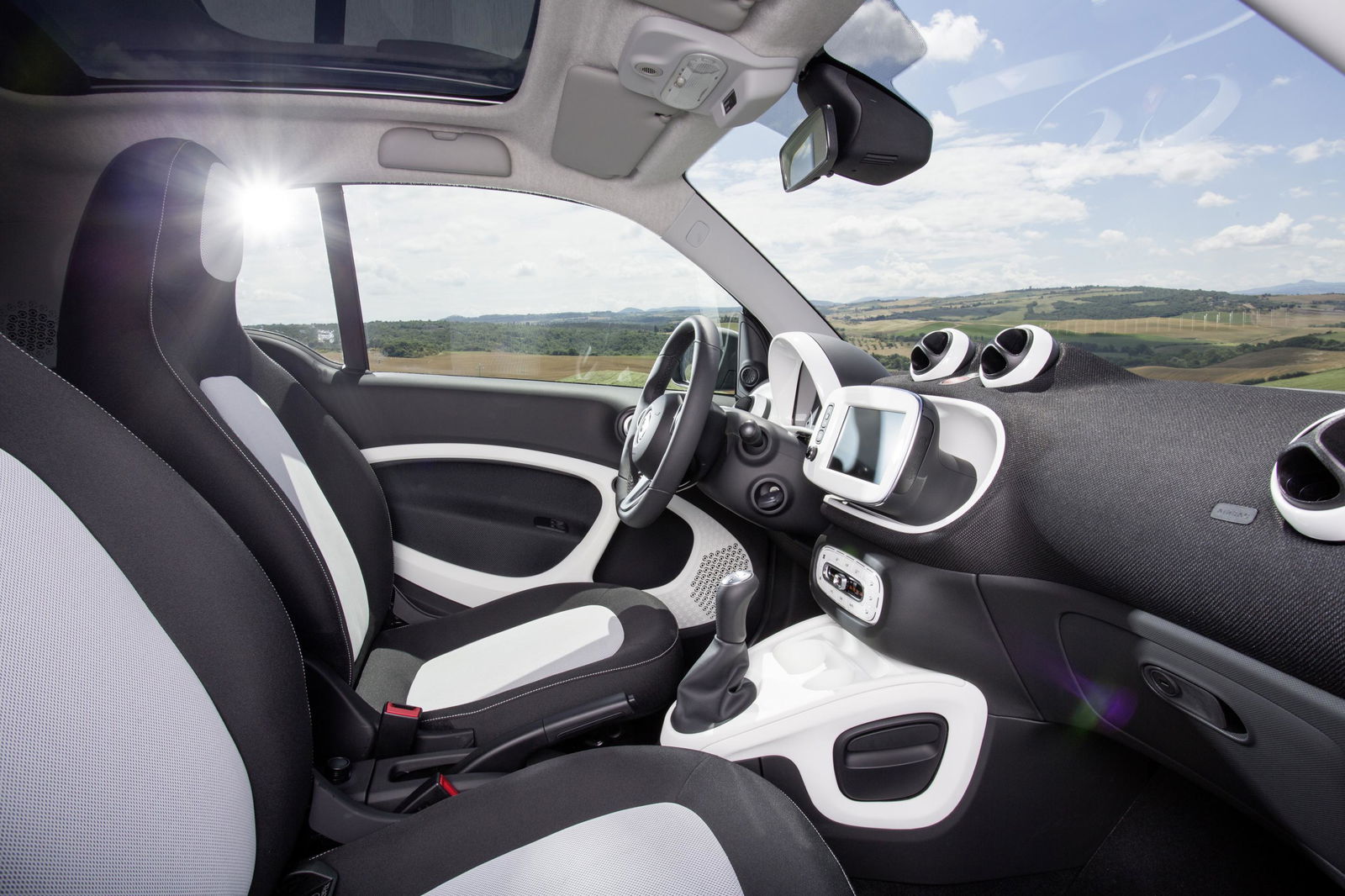 The New Smart ForTwo and ForFour Are Quirky Rear-Engined, Rear-Wheel Drive City Cars
