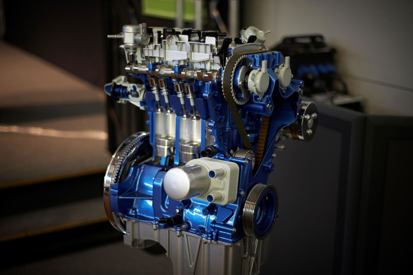 Here’s A Genius Way Of Speeding Up Coolant Changes Using A Hoover