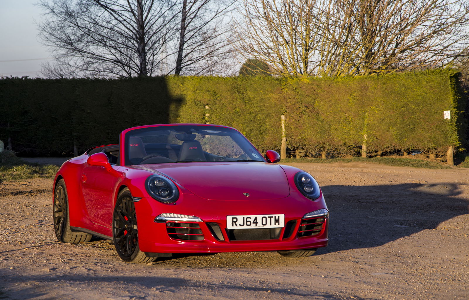 The 991 Carrera 4 GTS Cabriolet Proves That Even The 'Wrong' Porsche 911 Is Pretty Damn Special
