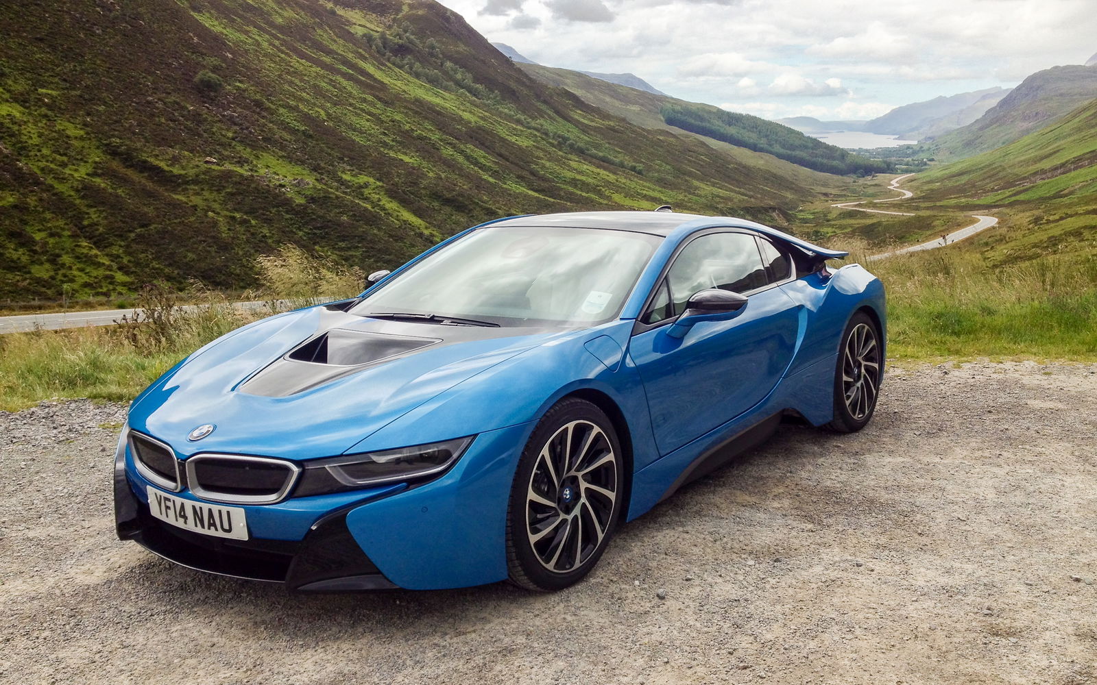 BMW's Striking i8 Is A Sexy, 911-Eating Hybrid With Brawn And Brains Aplenty