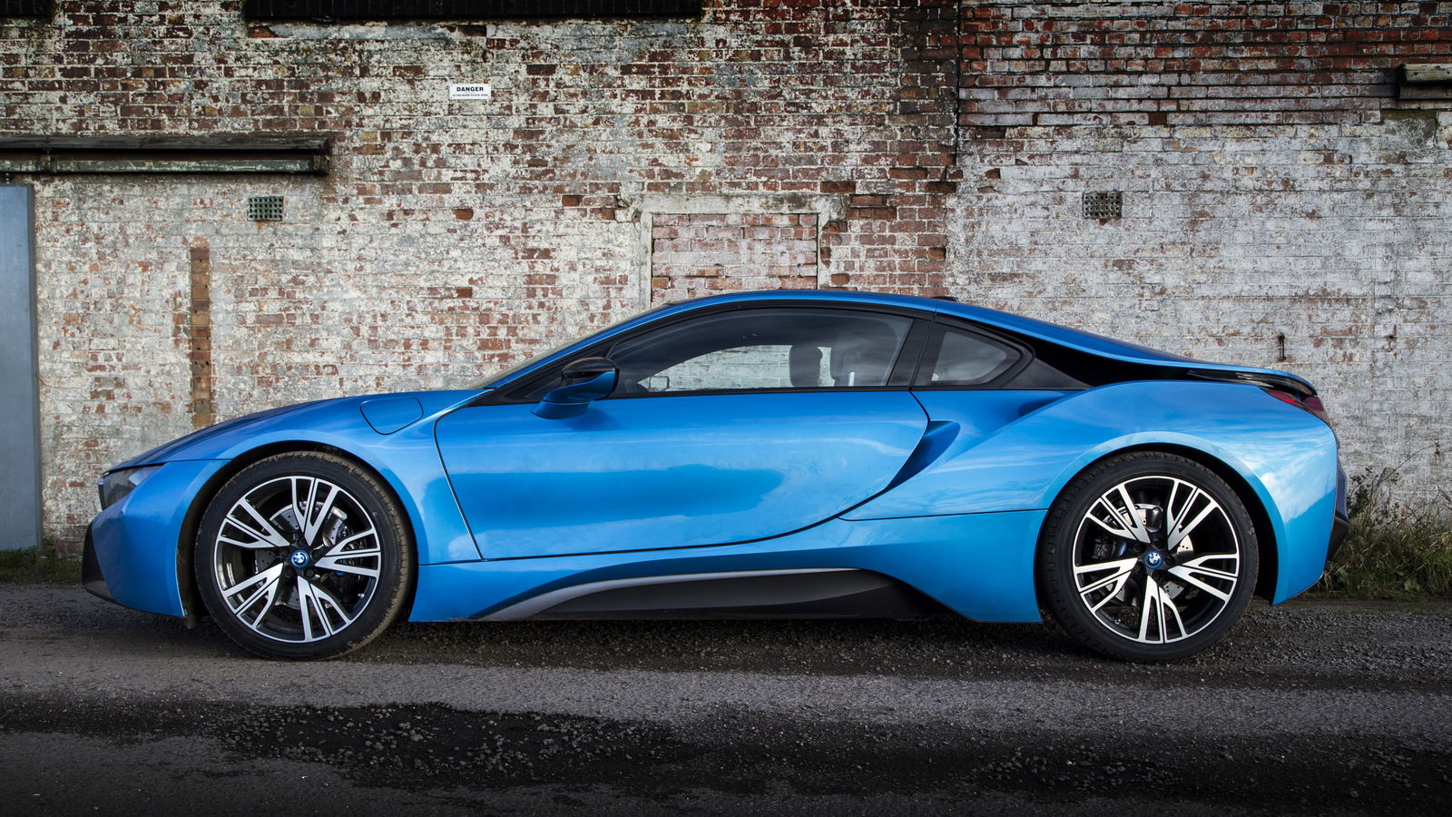 What It's Like To Live With A BMW i8