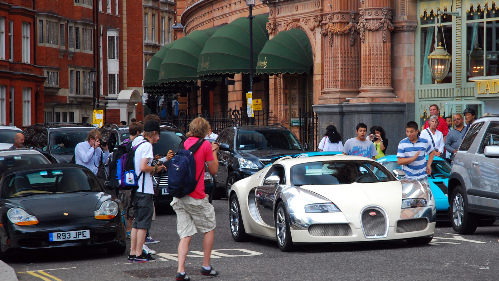 10 Things Petrolheads Do That Infuriate Non-Car Lovers