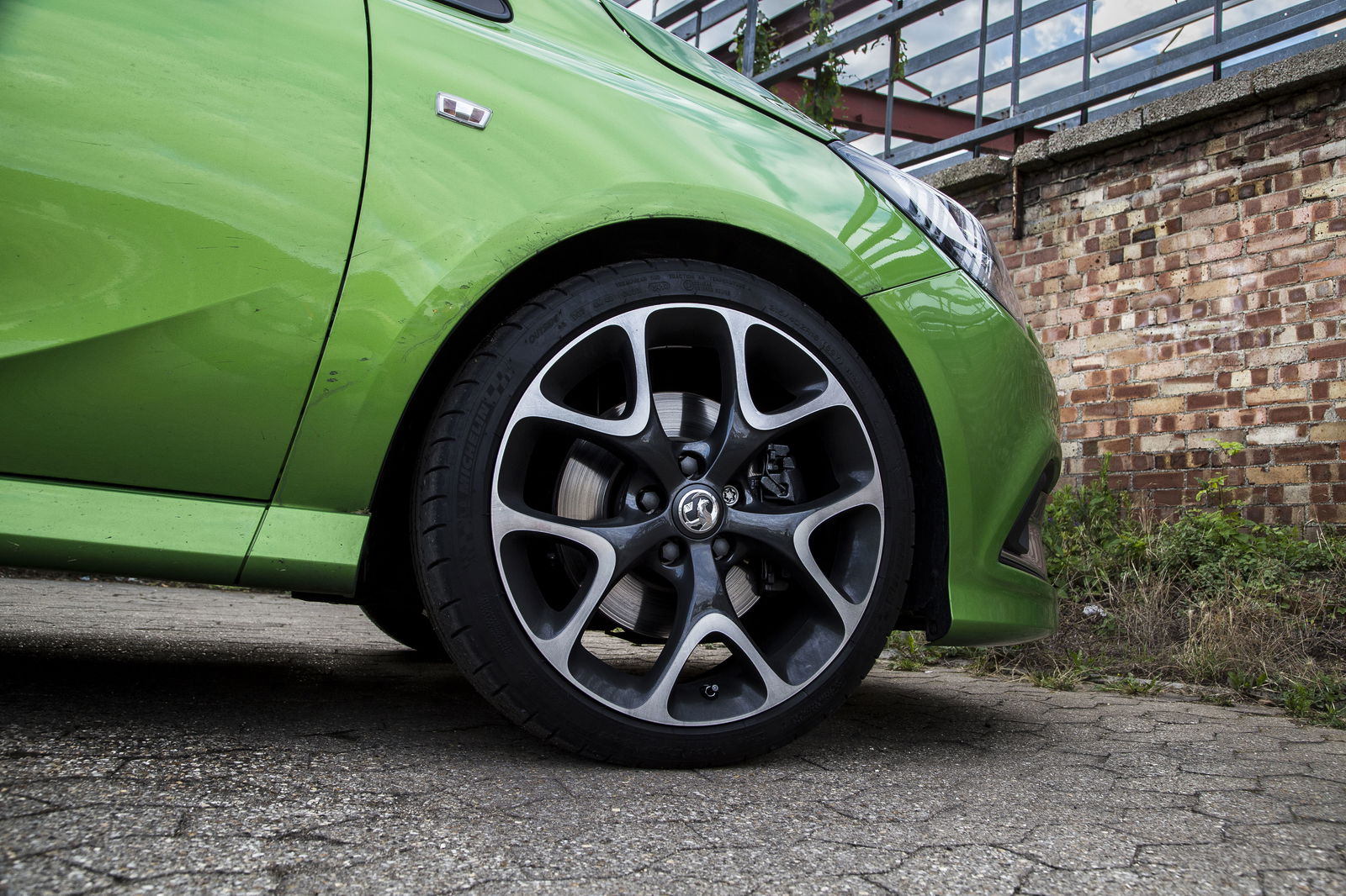 6 Reasons Why The Zenos E10 S Is The Best Sports Car You've Never Heard Of