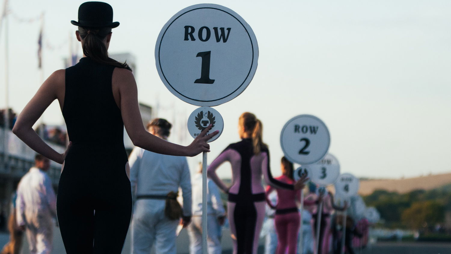25 Stunning Pictures That Perfectly Capture The Goodwood Revival Spirit 