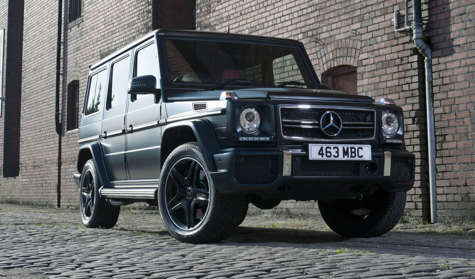 8 Shockingly Powerful SUVs That'll Give Supercars A Run For Their Money