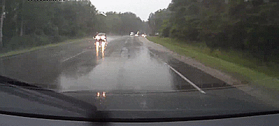 7 Things You Should Never Do When Driving In Bad Weather