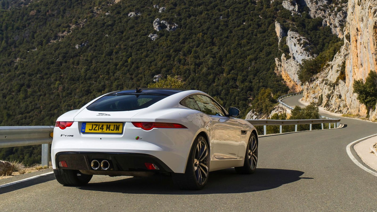 It's Official: The Jaguar F-Type Is Getting A Manual 'Box