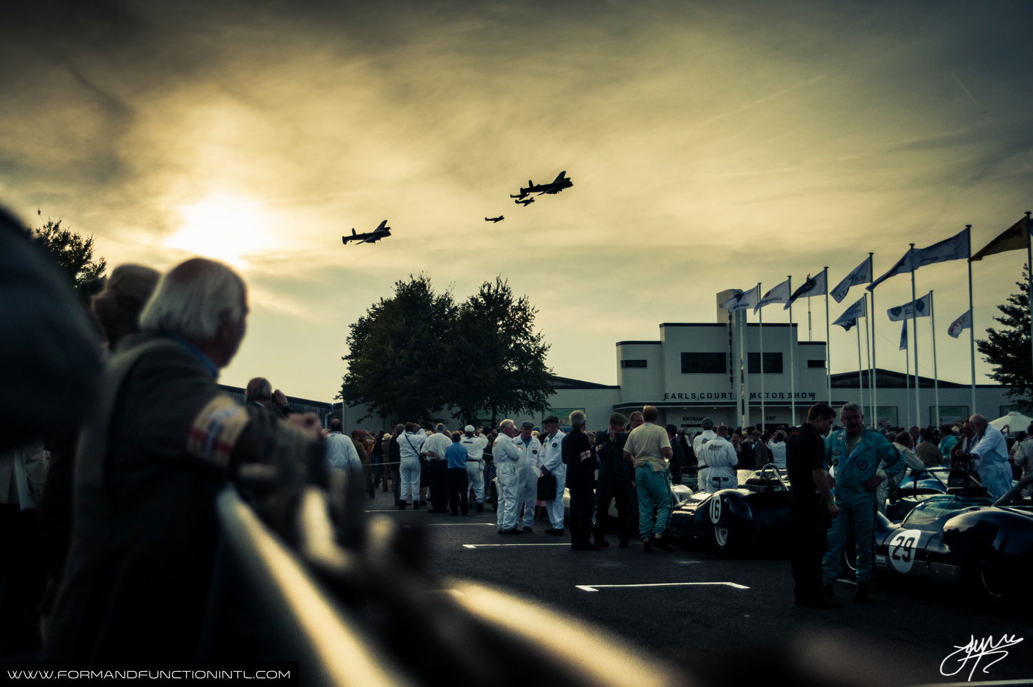 25 Stunning Pictures That Perfectly Capture The Goodwood Revival Spirit 