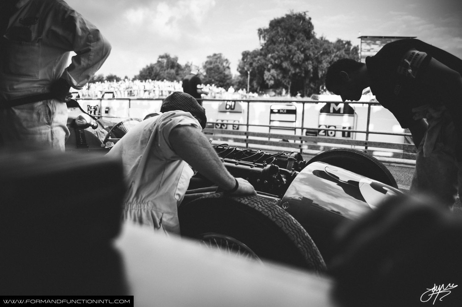 25 Stunning Pictures That Perfectly Capture The Goodwood Revival Spirit 