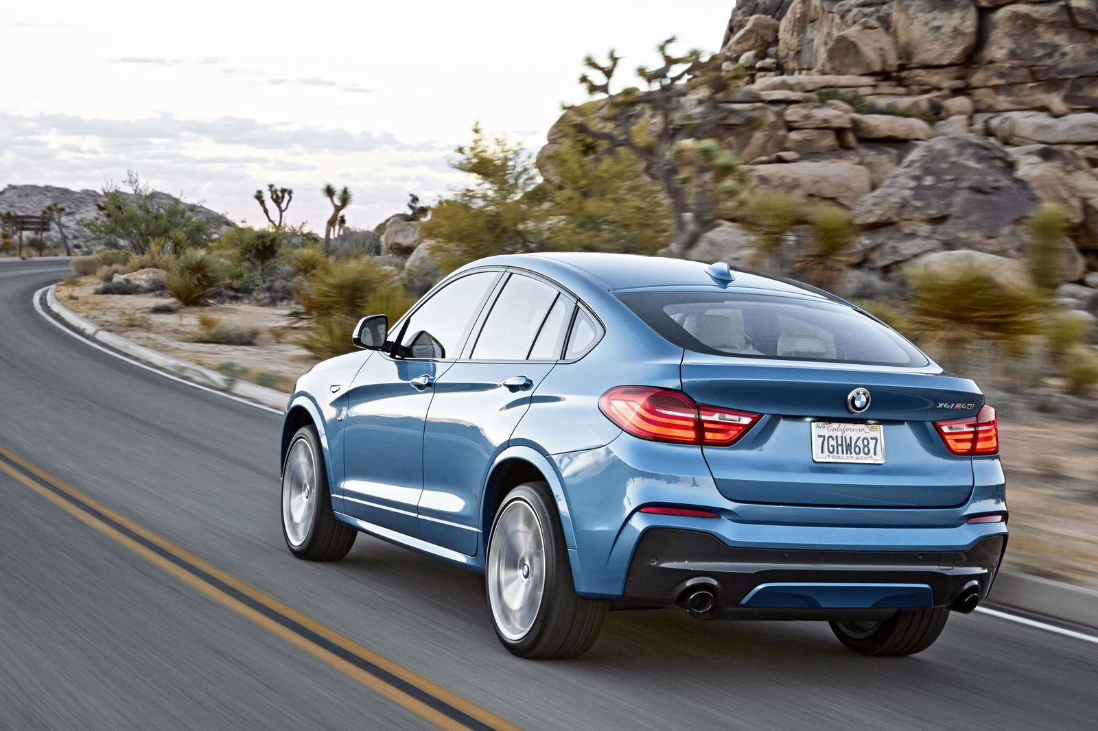The BMW X4 M40i Is A Ridiculously Unsubtle Uber SUV With 350bhp
