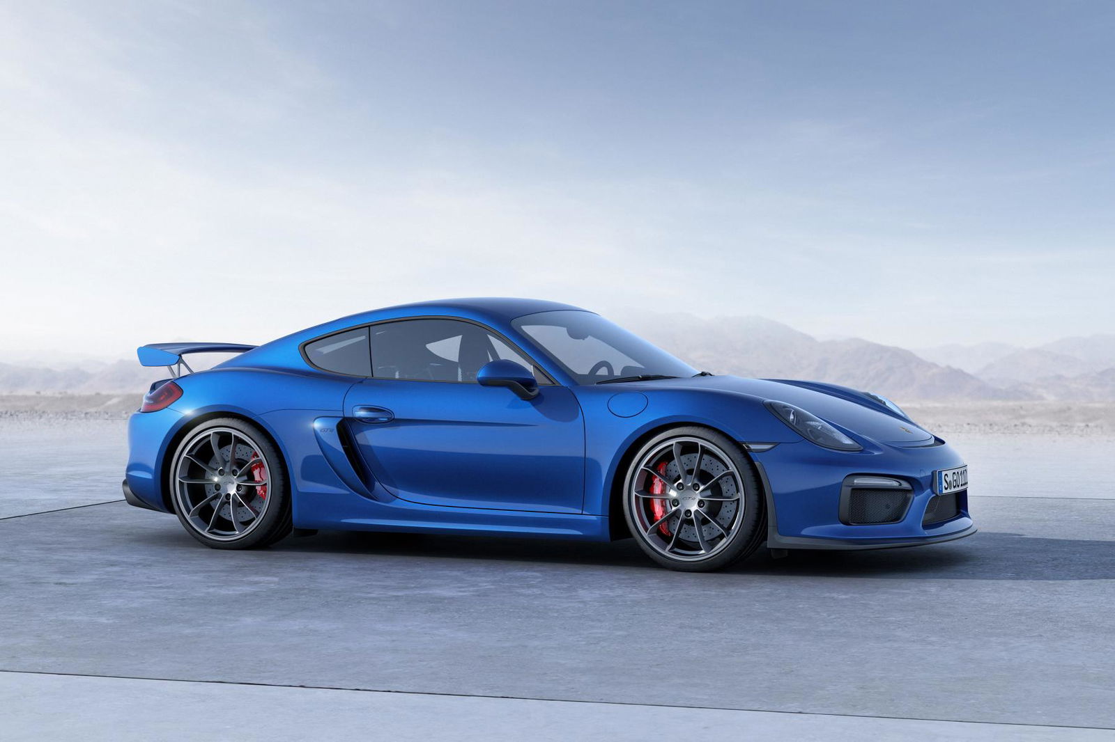 8 Smells That Turn Every Petrolhead On