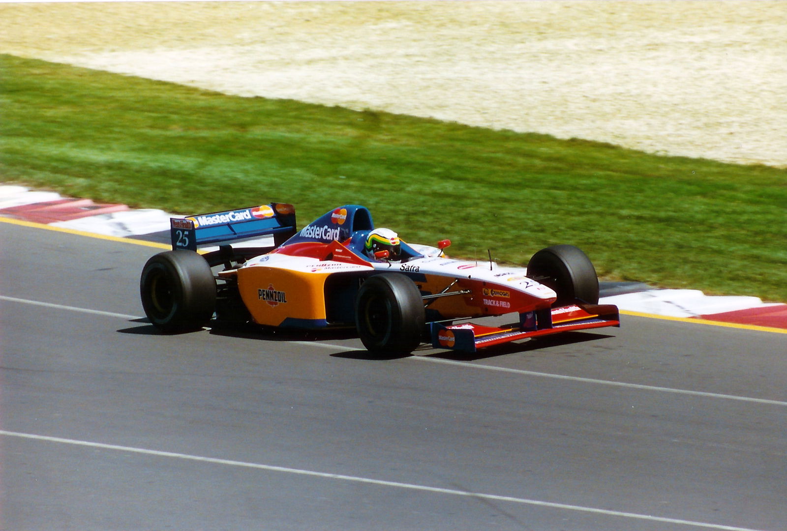 How Much Faster Is An F1 Car Compared To A McLaren 650S? 