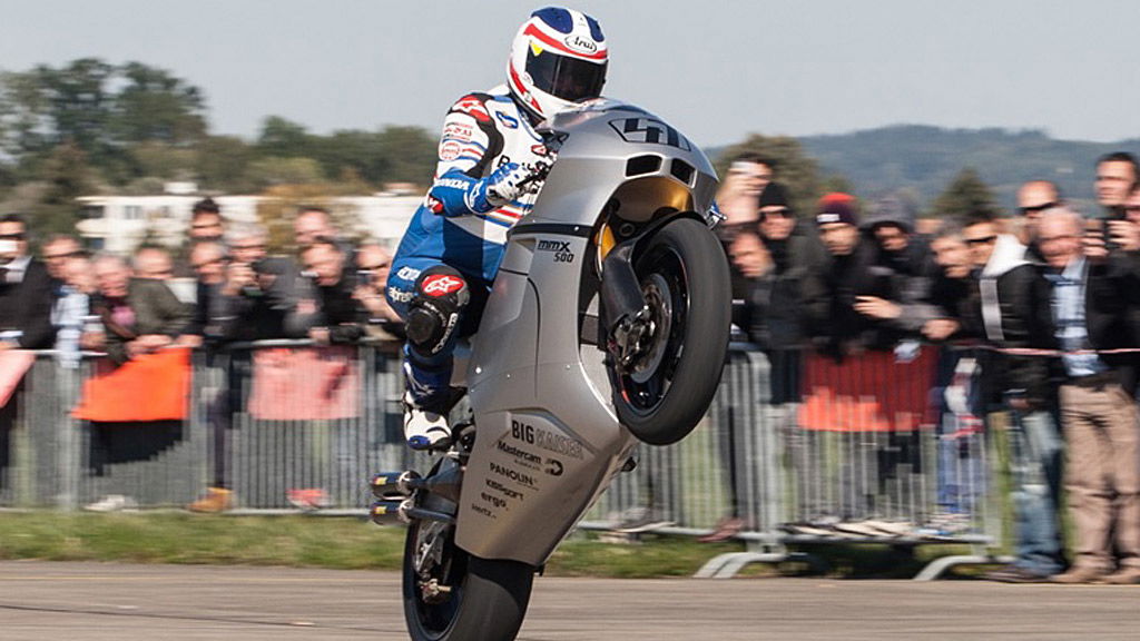 The Stunning Suter MMX 500 Two-Stroke GP Bike Is Taking On The 2016 Isle Of Man TT