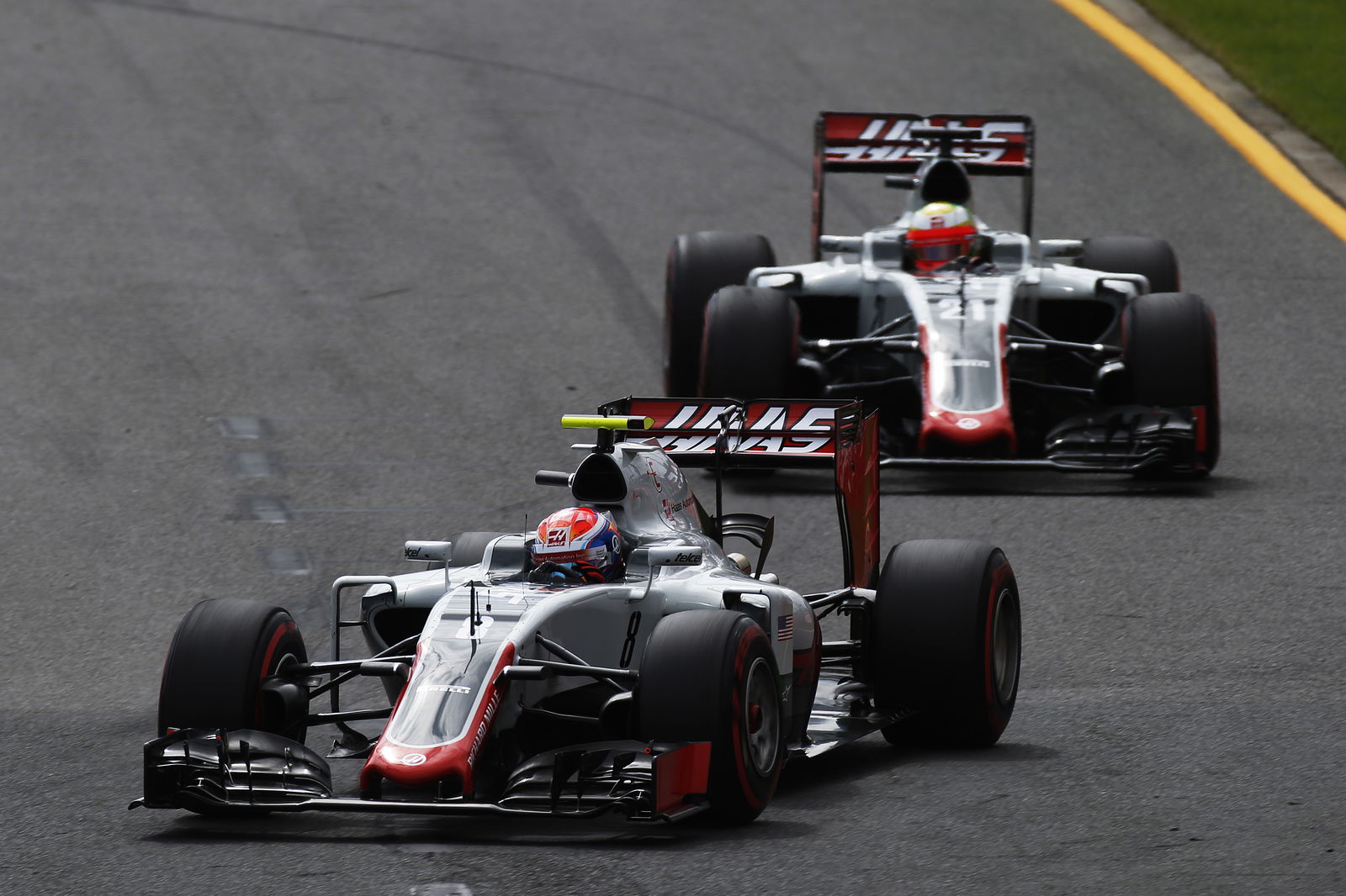 10 Amazing Moments From The Action-Packed Bahrain Grand Prix