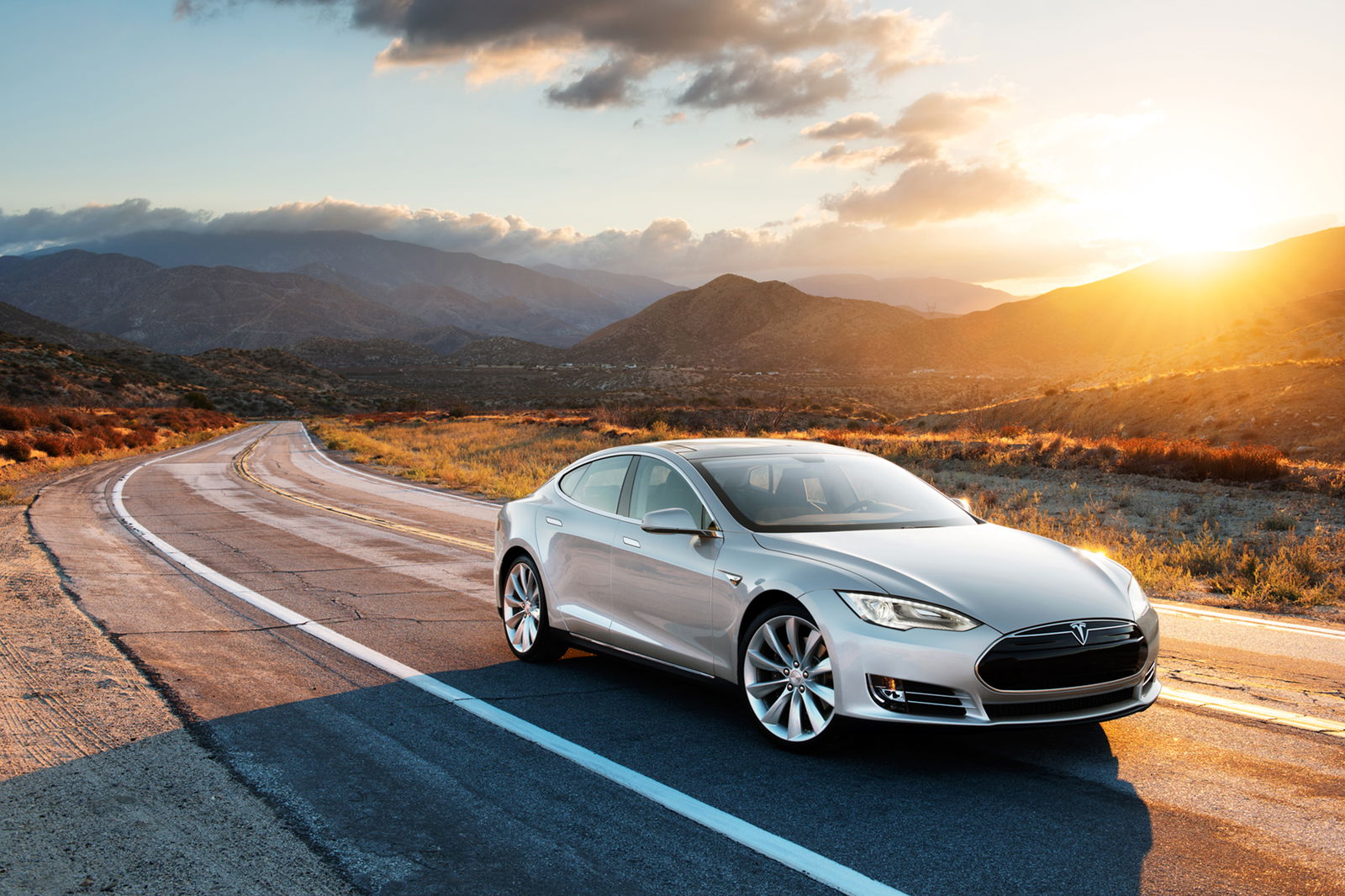 New Tesla Update Should Halve Autopilot Crashes