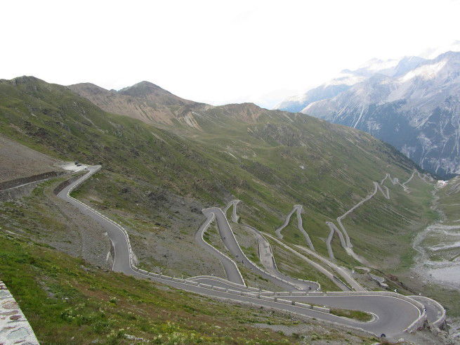 5 Stunning Driving Destinations That SupercarDating.com Members In The Wealthy Dating Scene Should Explore