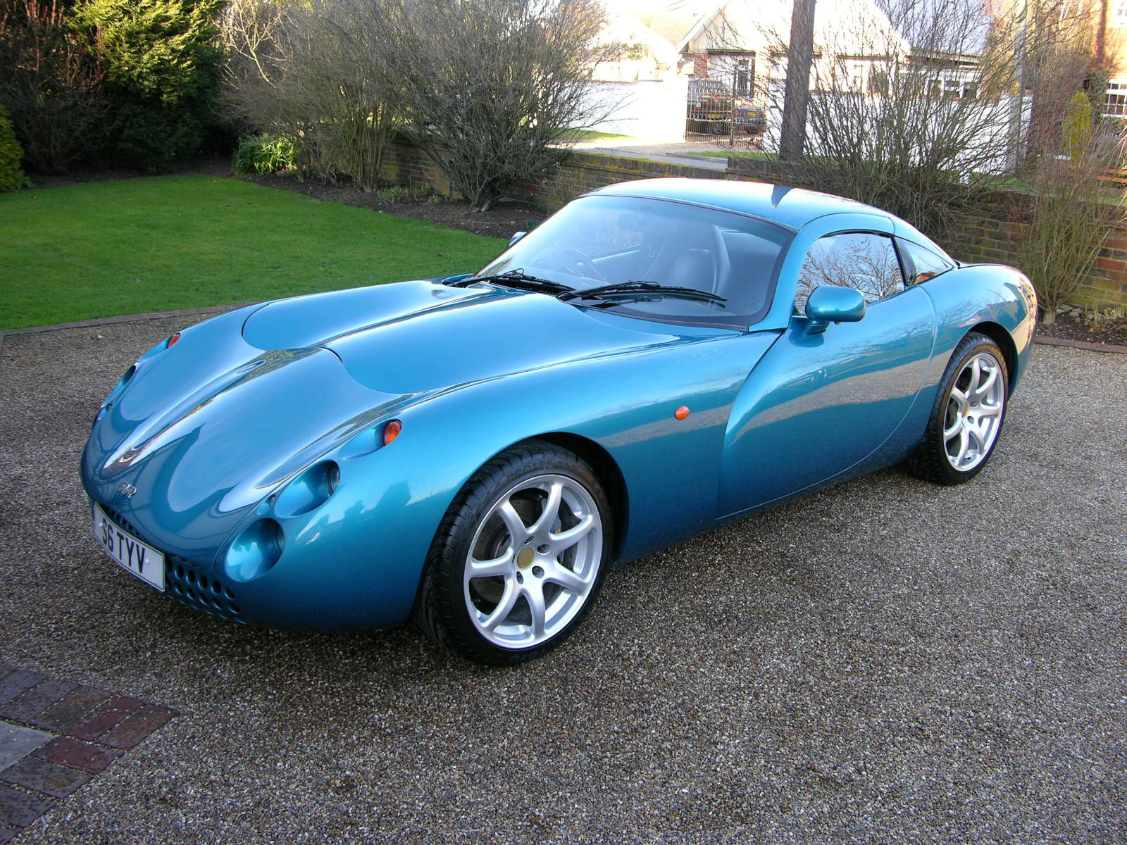 10 Painfully Honest Car Reviews, Written By You Guys