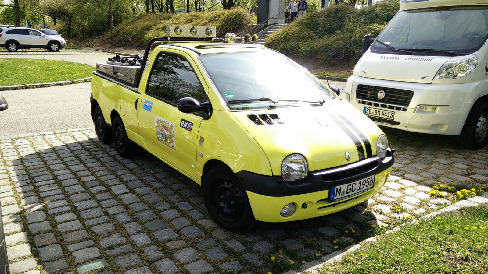 Forget Mercedes, This Renault Twingo 6x6 Is Where It's At 