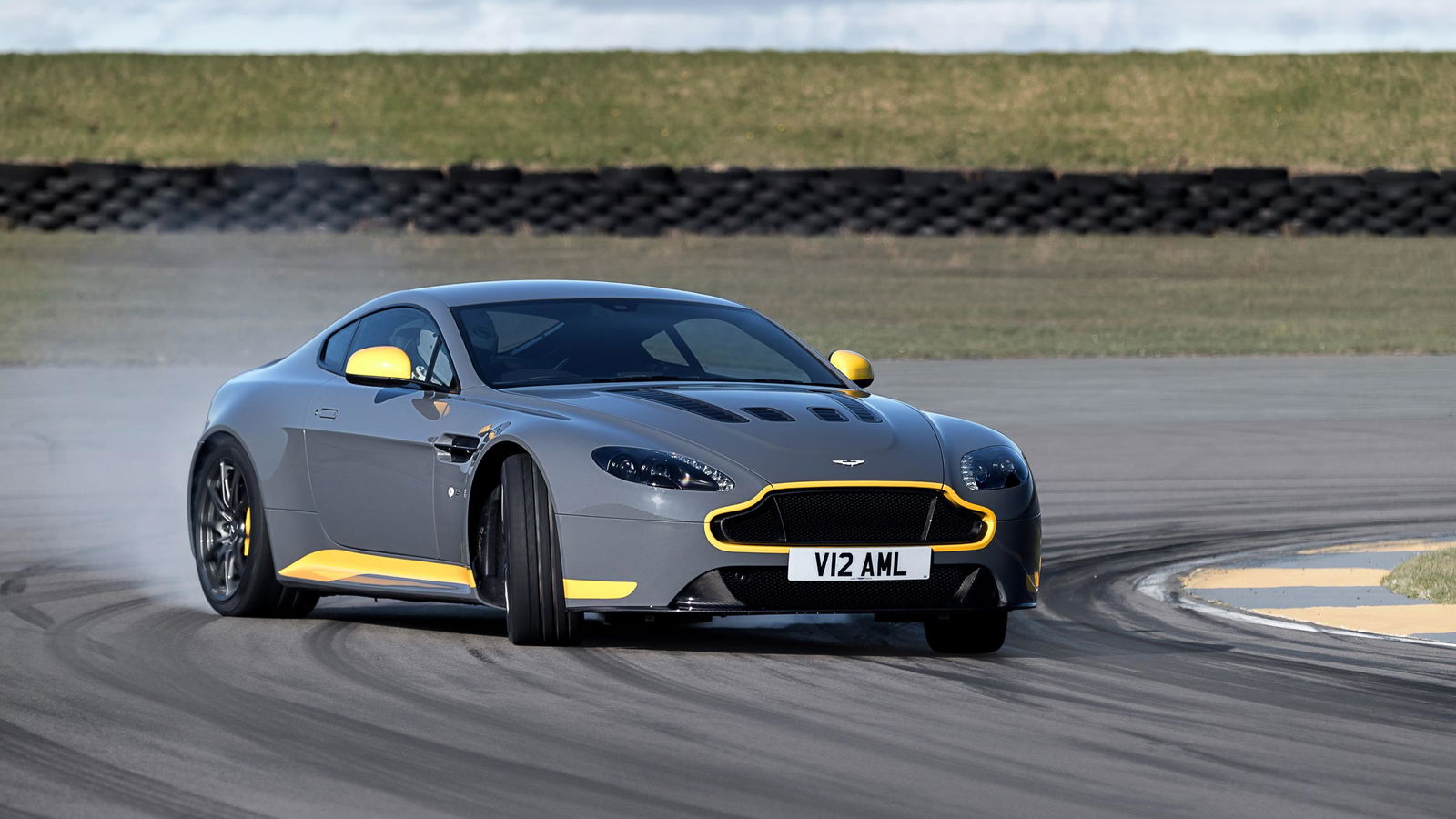 A Manual Aston Martin Vantage Is Happening But A V12 Is Unlikely