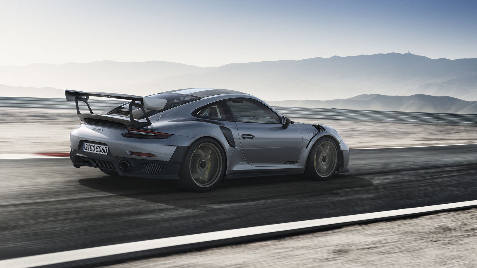 Porsche Will Fit The 911 GT2 RS With A Roll Cage For Free